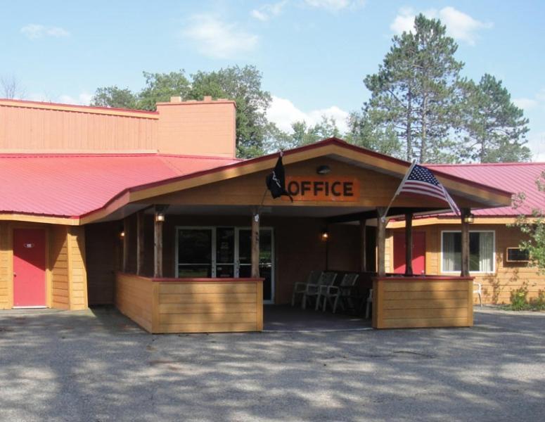 Hiawatha Lodge Inn Eagle River Bagian luar foto