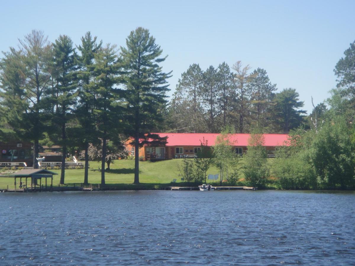 Hiawatha Lodge Inn Eagle River Bagian luar foto
