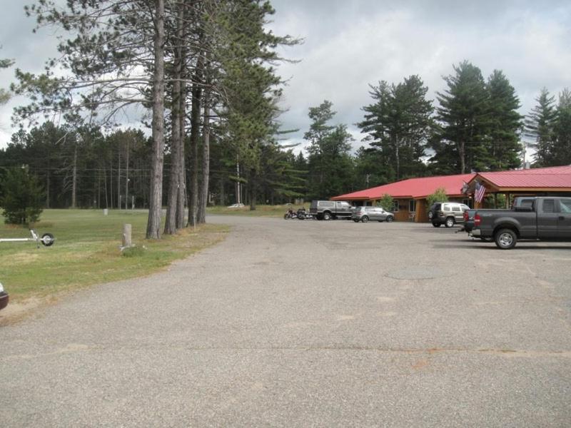 Hiawatha Lodge Inn Eagle River Bagian luar foto