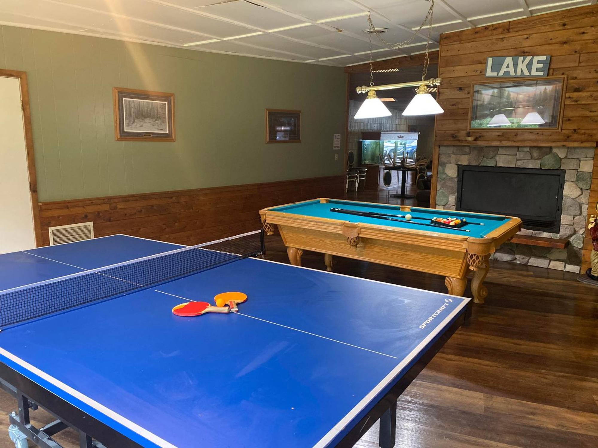 Hiawatha Lodge Inn Eagle River Bagian luar foto