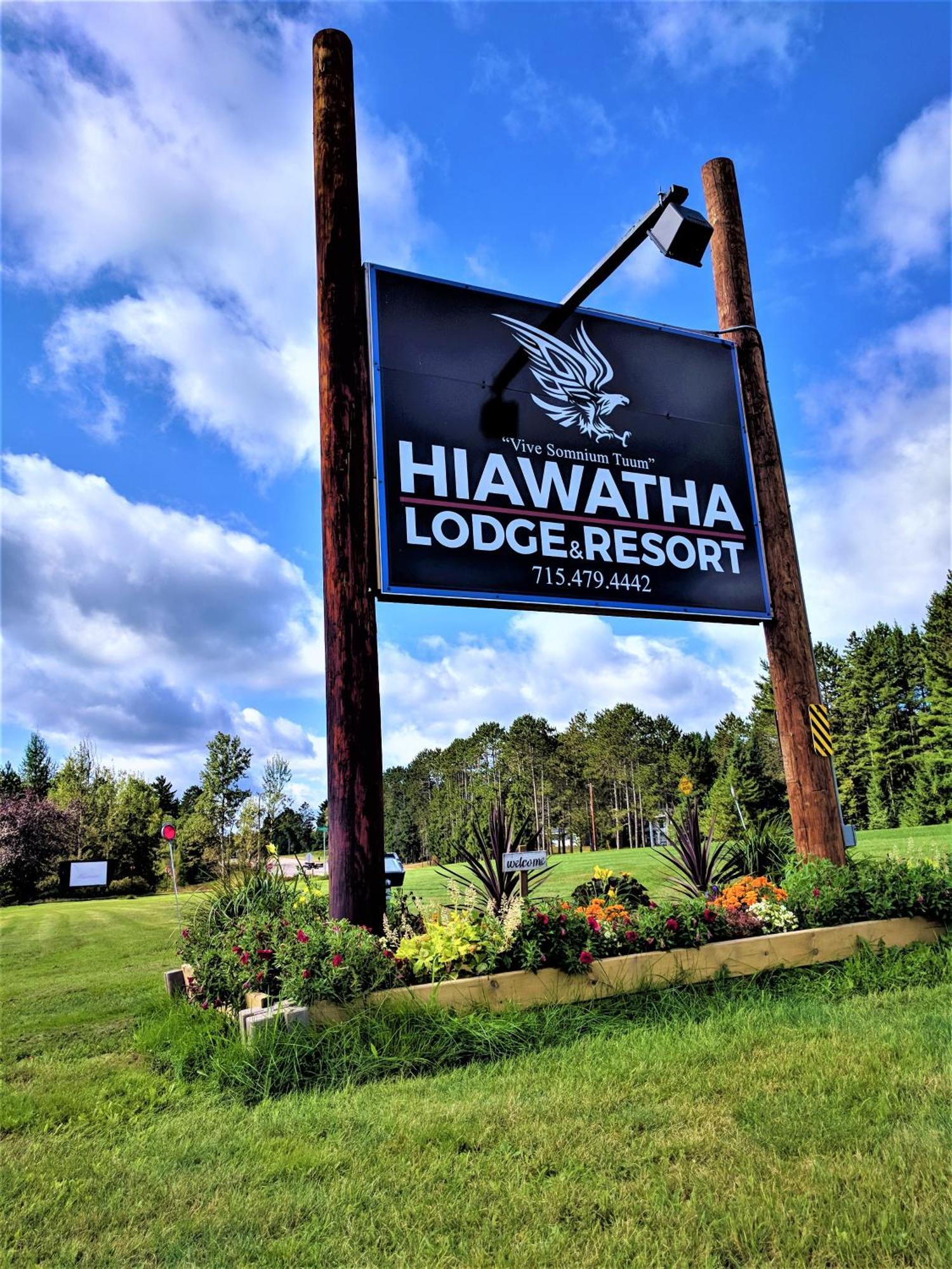 Hiawatha Lodge Inn Eagle River Bagian luar foto