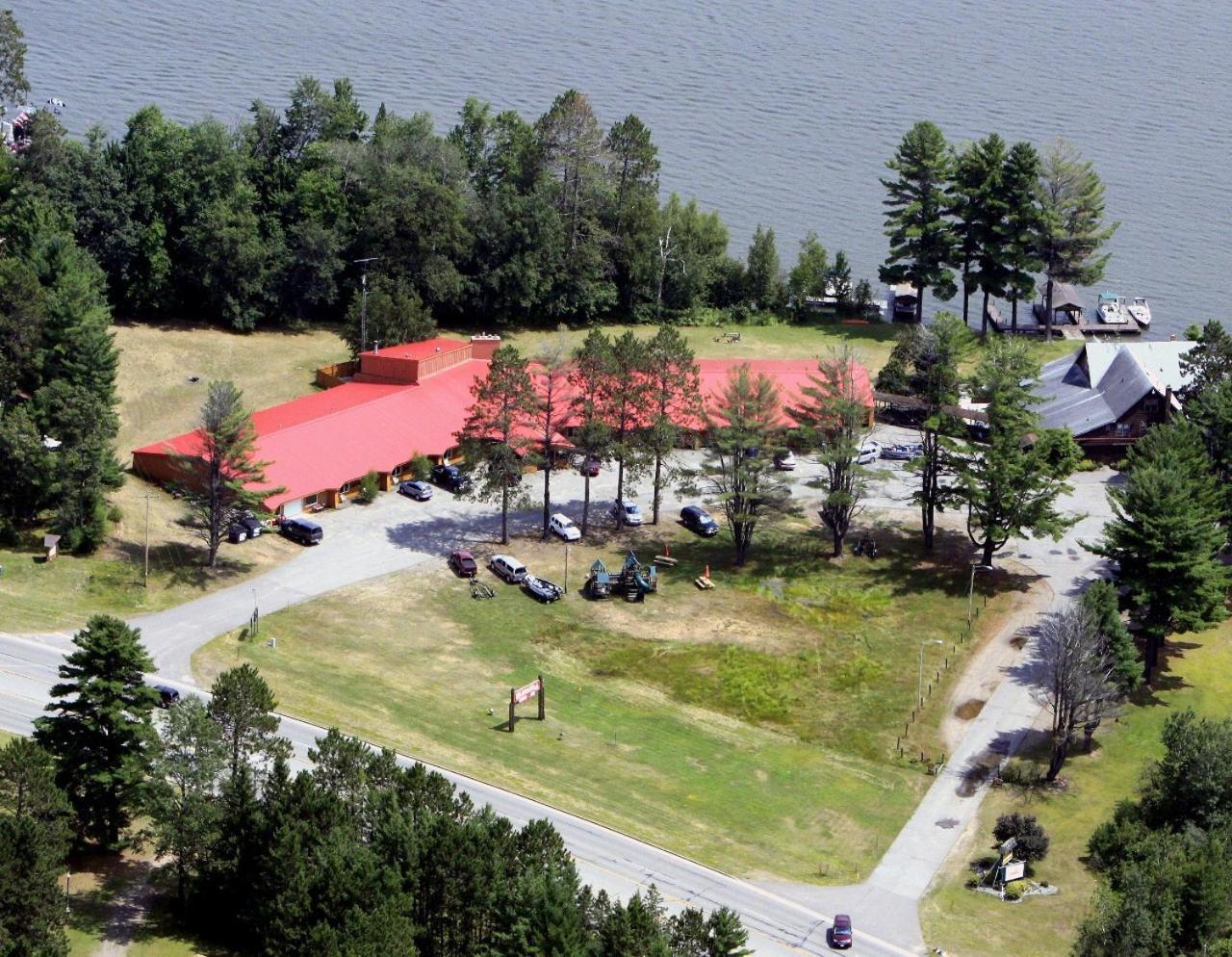 Hiawatha Lodge Inn Eagle River Bagian luar foto